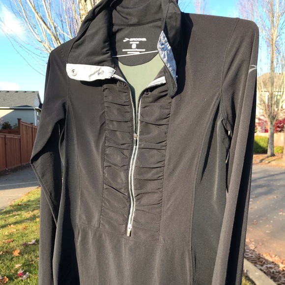 Brooks Long Sleeve Workout Tee - Picture 2 of 5